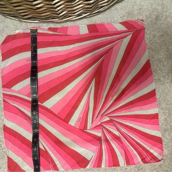 Vintage Pucci scarf - Picture 5 of 11